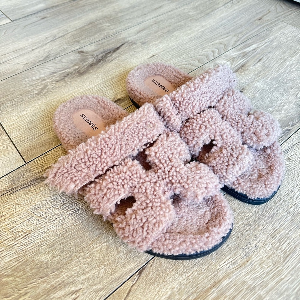 Hermes Rose Shearling Chypre Sandal
